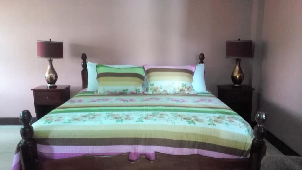 Hotel Tropik Leadonna Montego Bay Esterno foto