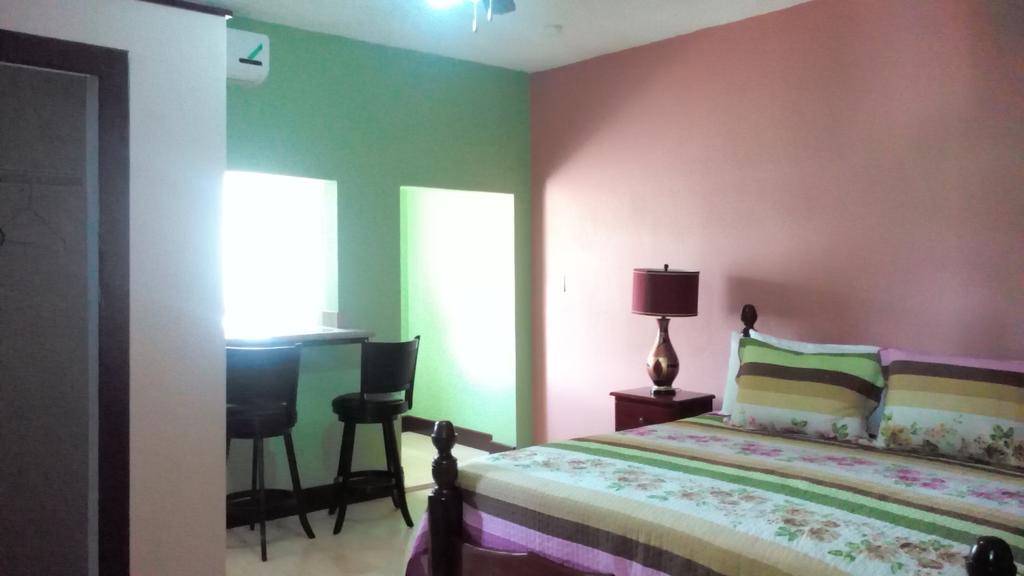Hotel Tropik Leadonna Montego Bay Esterno foto
