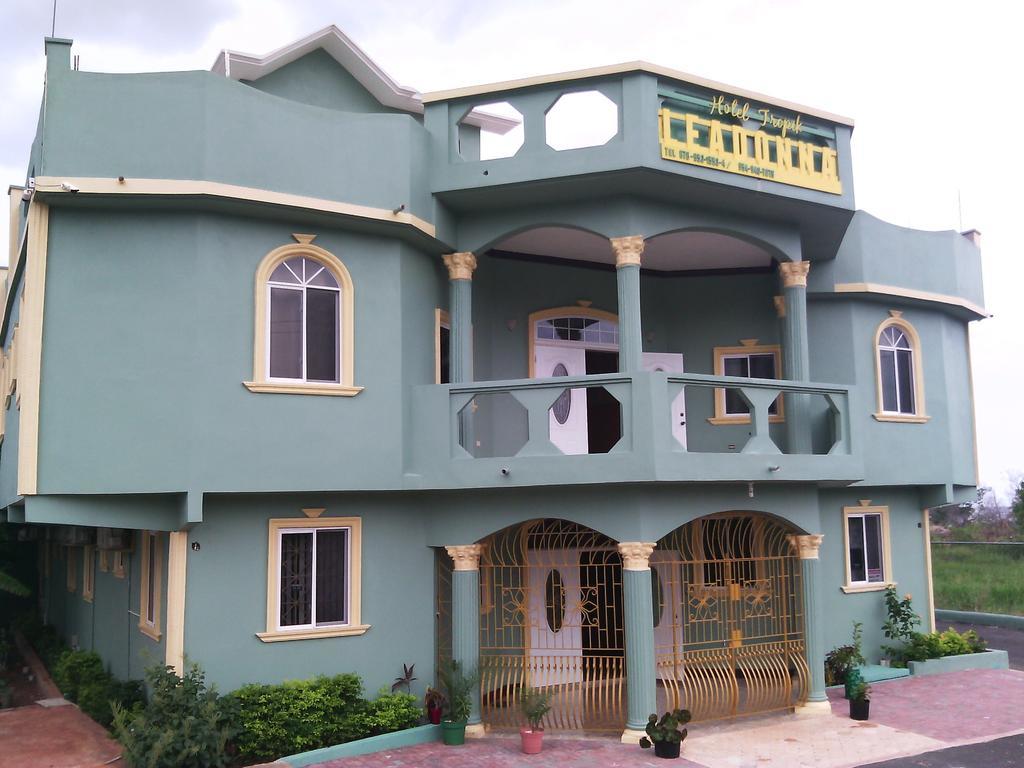 Hotel Tropik Leadonna Montego Bay Esterno foto