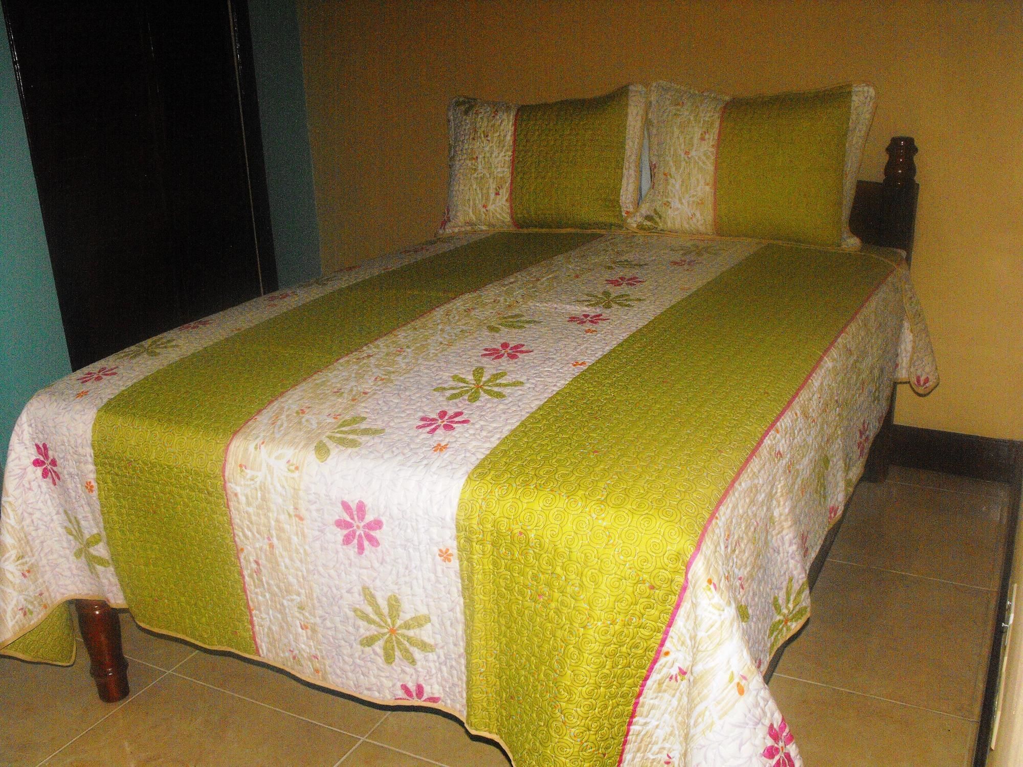 Hotel Tropik Leadonna Montego Bay Esterno foto