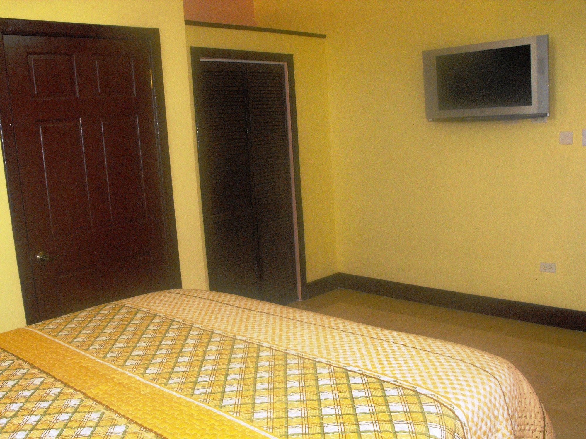 Hotel Tropik Leadonna Montego Bay Esterno foto