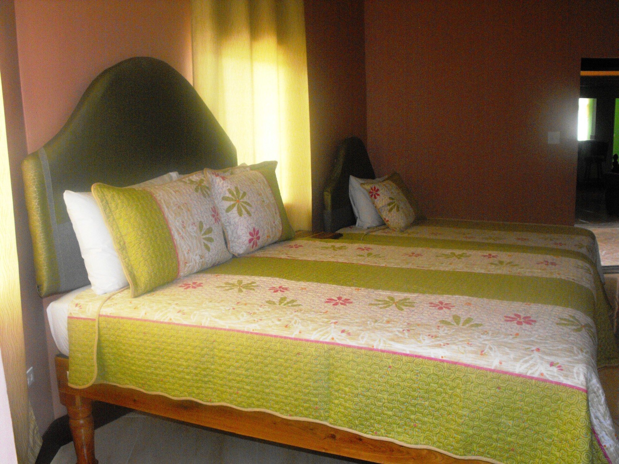 Hotel Tropik Leadonna Montego Bay Esterno foto